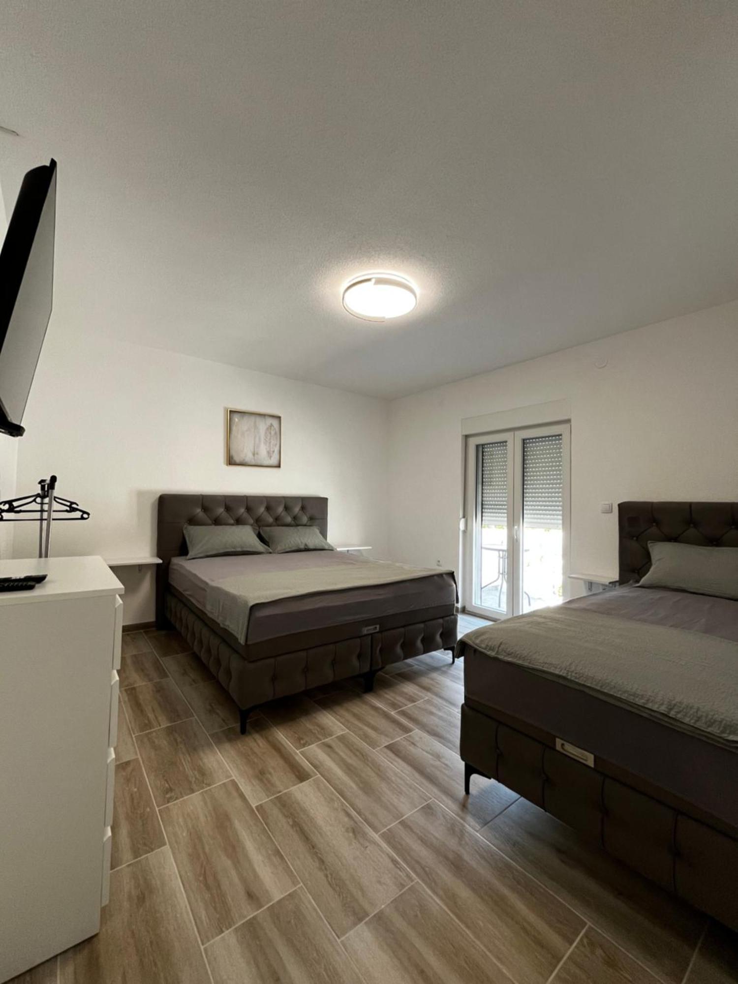Twin Apartments Ivanica ภายนอก รูปภาพ