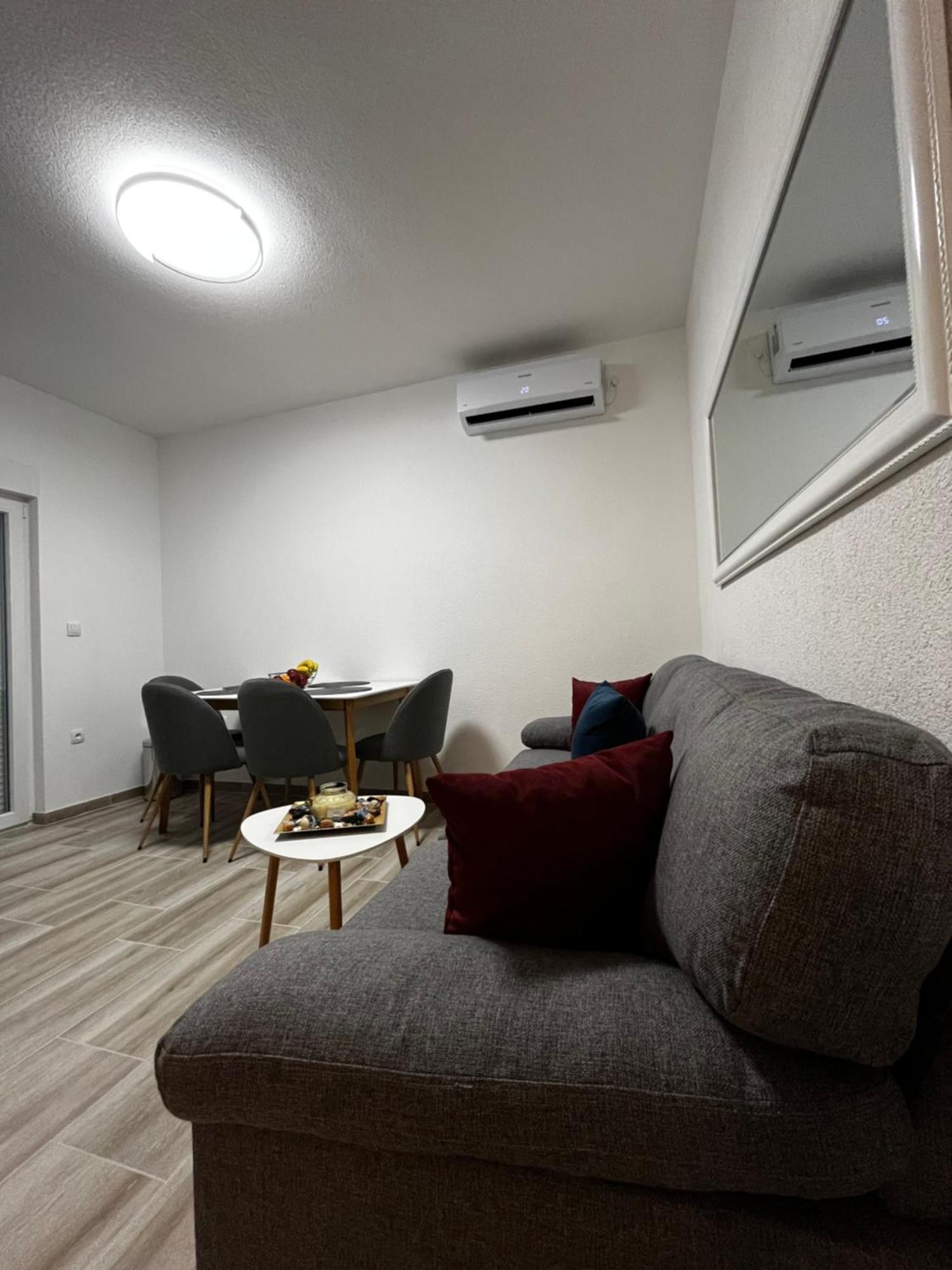 Twin Apartments Ivanica ภายนอก รูปภาพ