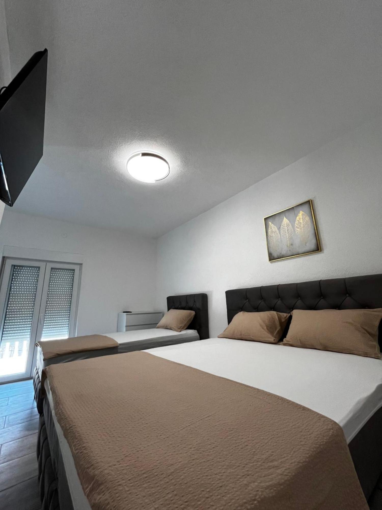 Twin Apartments Ivanica ภายนอก รูปภาพ